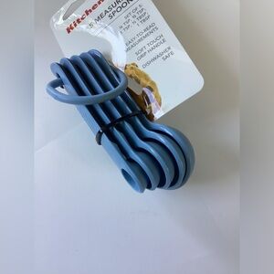 KitchenAid 5 Piece Measuring Spoon Set Blue Velvet Color Coordinated Kitchen